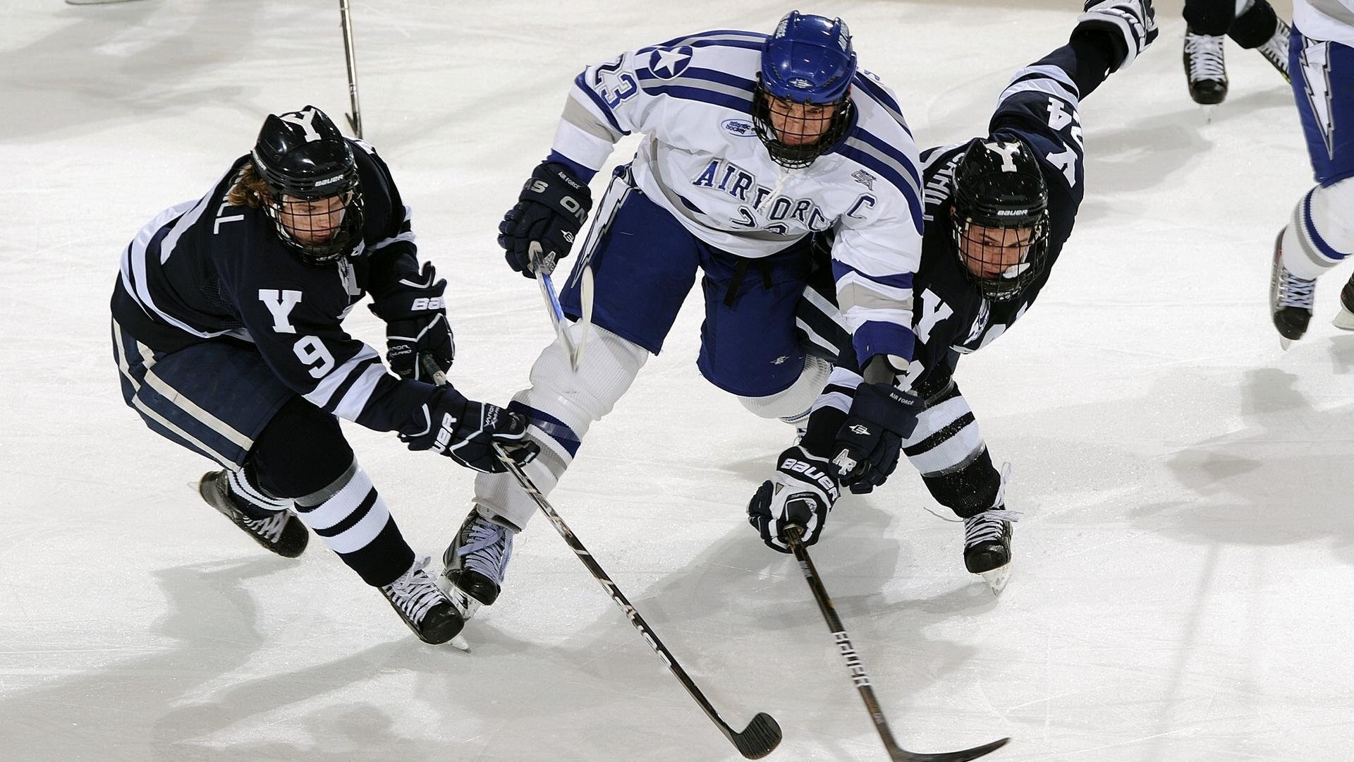 爱游戏体育-勒沃库森连续组织快速攻势突破防线，勒沃库森厉害吗